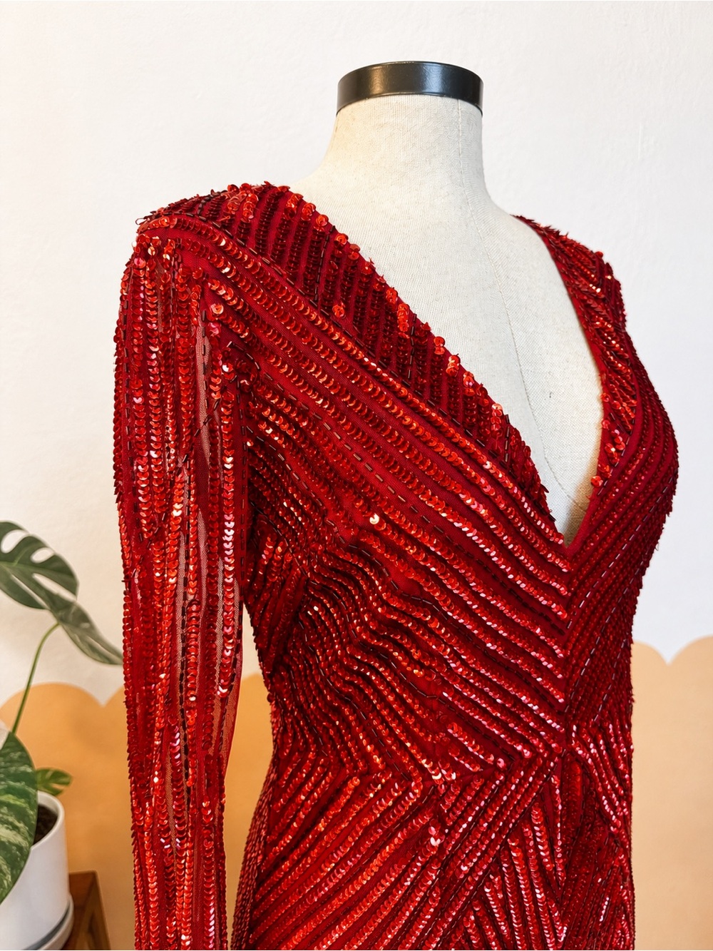 Gianni Bini Red Sloane Sequin Long-Sleeve V-Neck Dress - Picture 4 of 9
